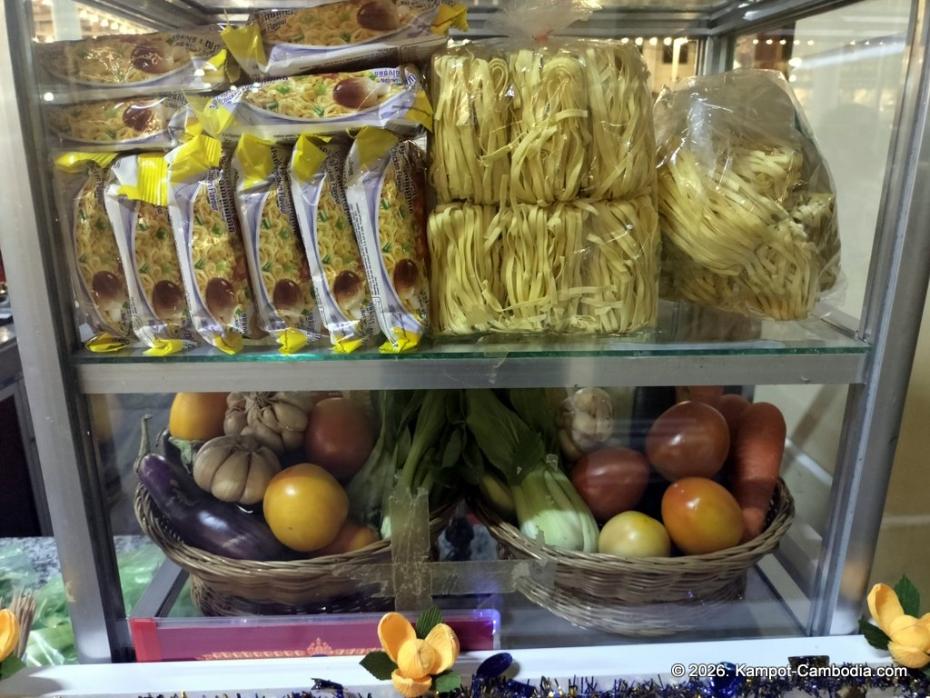 Kampot Street Food. 40 khmer restaurant in downtown Kampot, Cambodia.