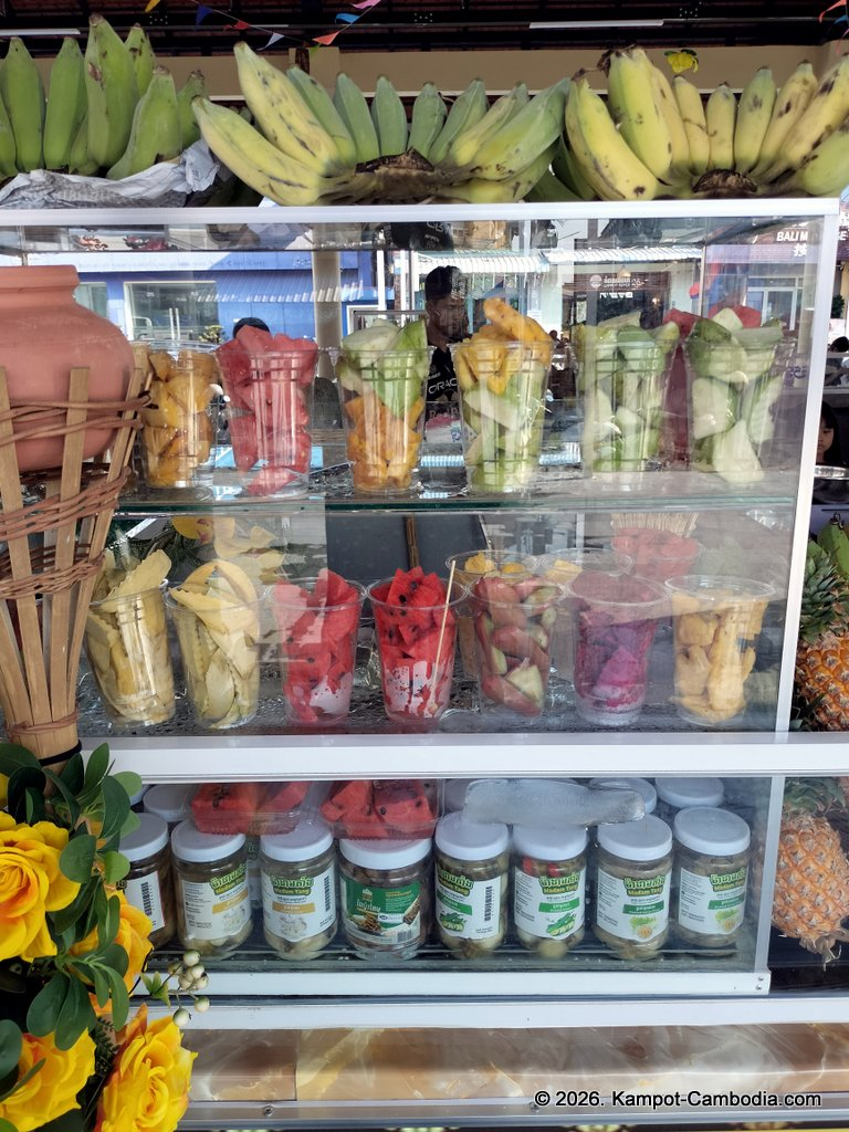 Kampot Street Food. 40 khmer restaurant in downtown Kampot, Cambodia.