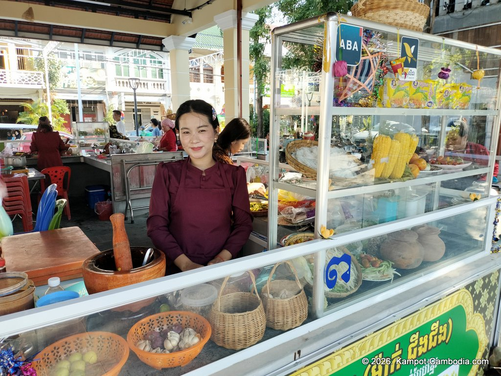 Kampot Street Food. 40 khmer restaurant in downtown Kampot, Cambodia.