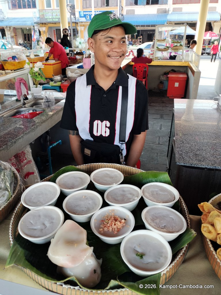 Kampot Street Food. 40 khmer restaurant in downtown Kampot, Cambodia.