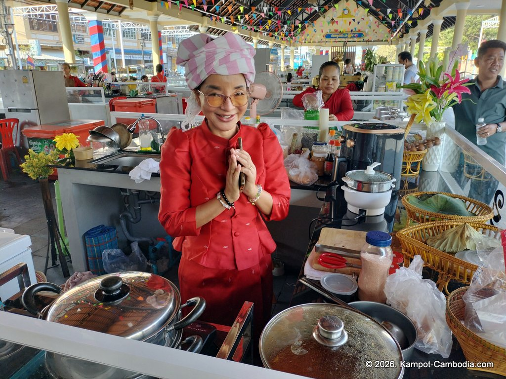 Kampot Street Food. 40 khmer restaurant in downtown Kampot, Cambodia.