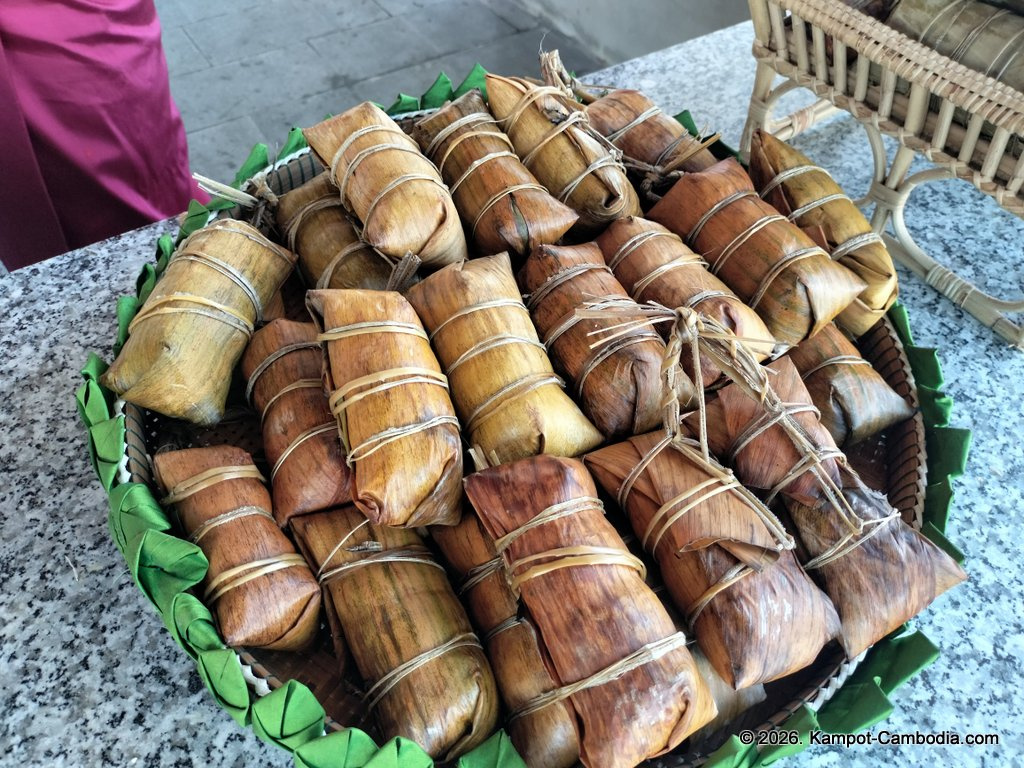 Kampot Street Food. 40 khmer restaurant in downtown Kampot, Cambodia.