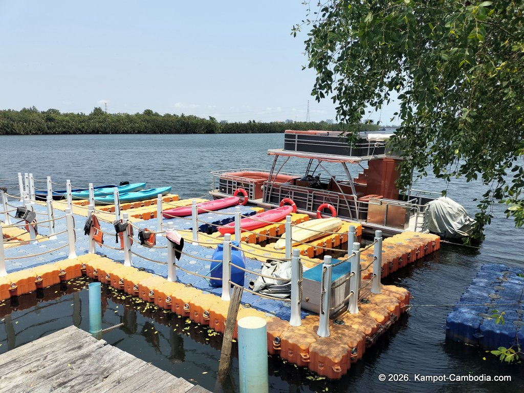 castle bayview hotel in kampot cambodia