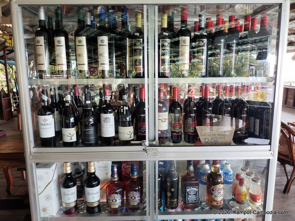 bopha Prey riverside guesthouse and kayaks in kampot cambodia