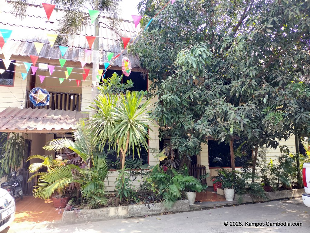 bopha Prey riverside guesthouse and kayaks in kampot cambodia