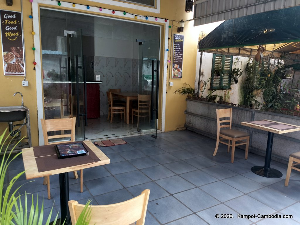 Ju1 Roti Hub in Kampot, Cambodia. Indian and Malaysian rotis by the Kampot River.