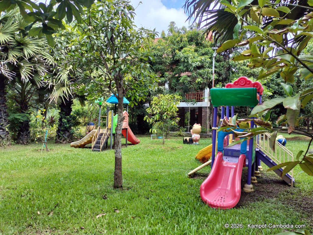 lodge moni essara in kampot cambodia