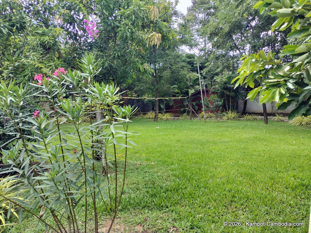 lodge moni essara in kampot cambodia